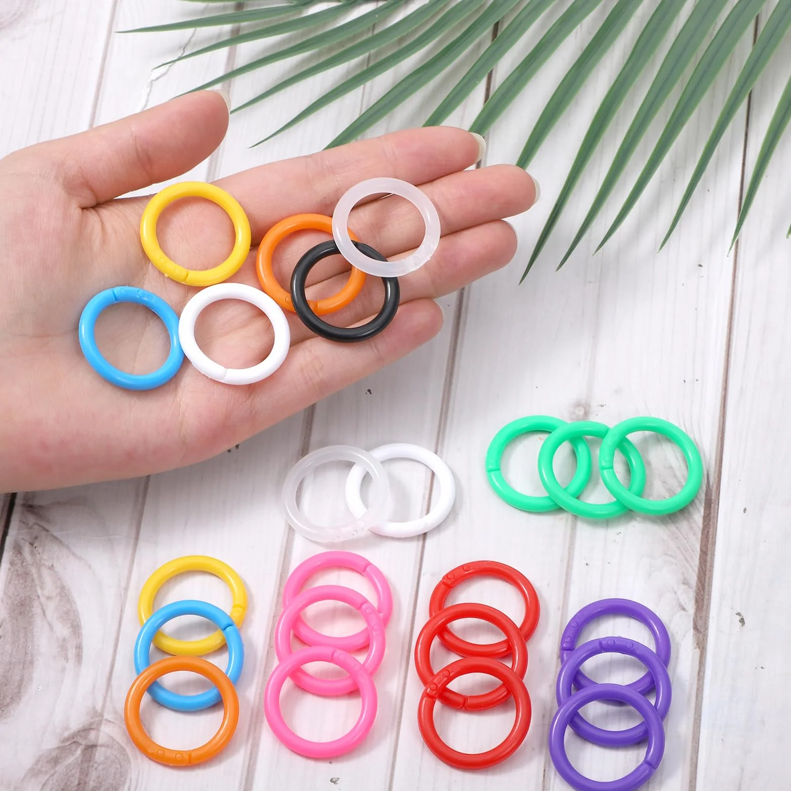 Kółka plastikowe wielokolorowe do książek scrapbooking 50 sztuk