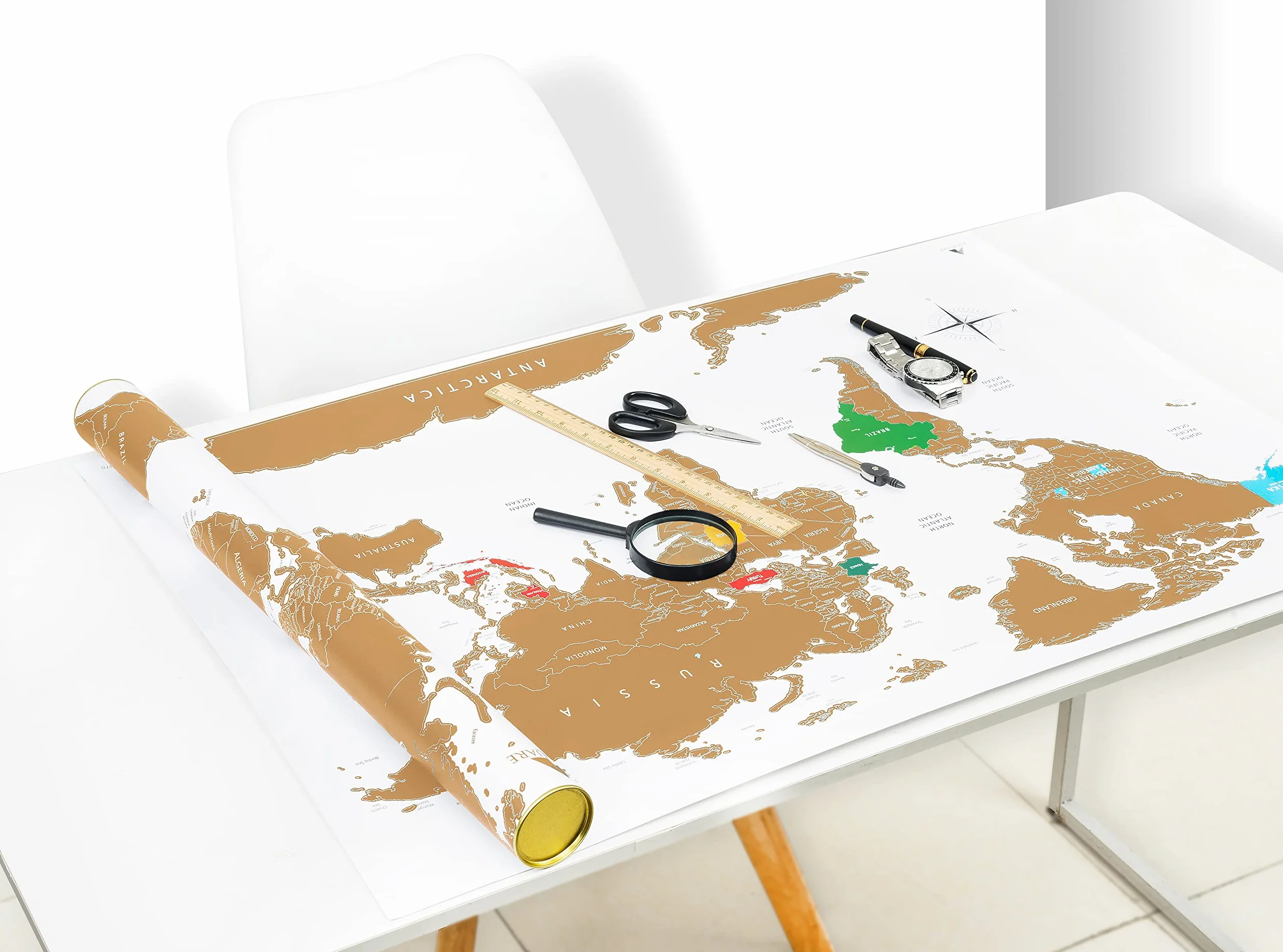 Wysokiej jakości mapa świata do zdrapywania 84 x 58 cm – plakat XXL, z chipem do zdrapywania, złota i biała Scratch Off Map (język angielski)
