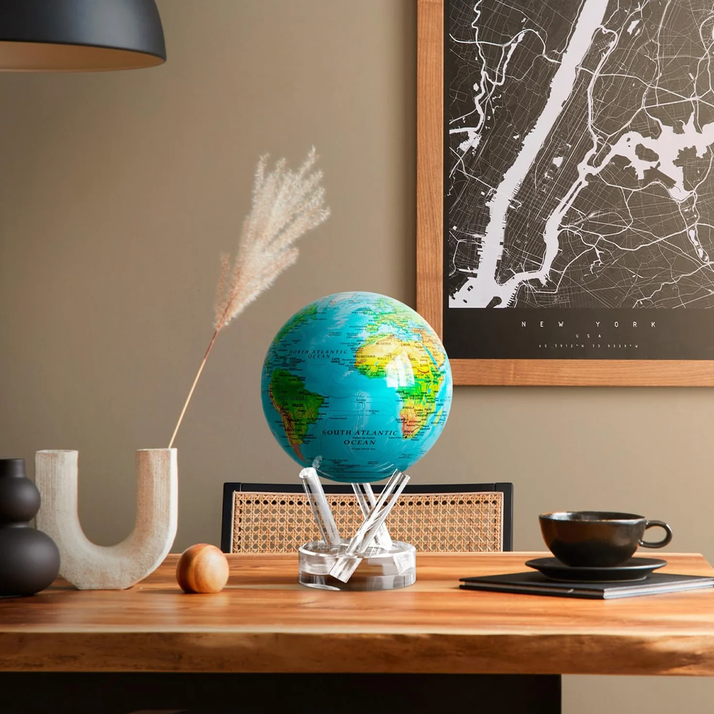 MOVA Globe Oceaniczny Niebieski z Reliefem Signature 6" Samonapędzający się Globus Zasilany Światłem
