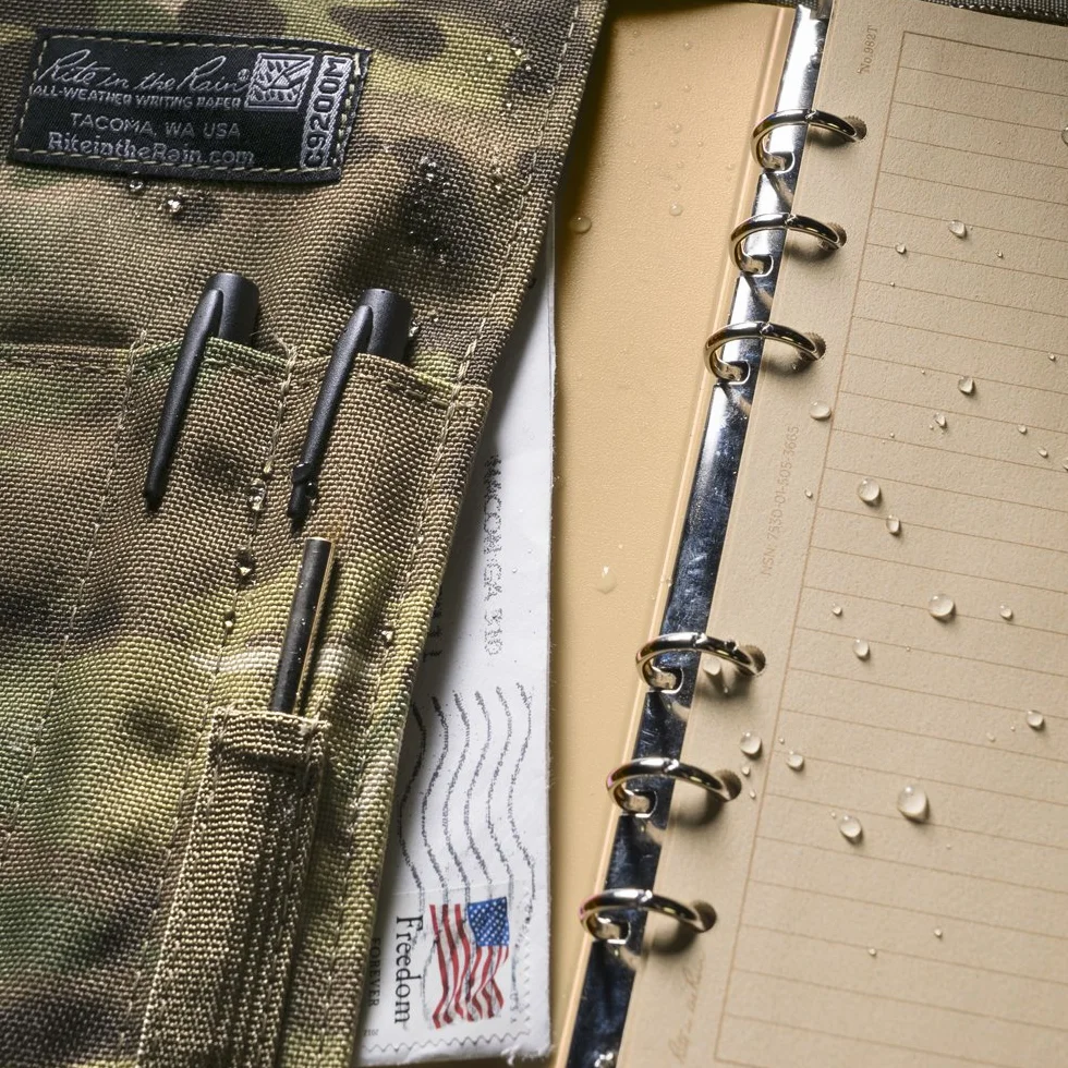 Rite in the Rain Odporna na warunki atmosferyczne tkanina Cordura®, pokrowiec na segregator pierścieniowy 16 cm x 22,5 cm, wieloramowa okładka