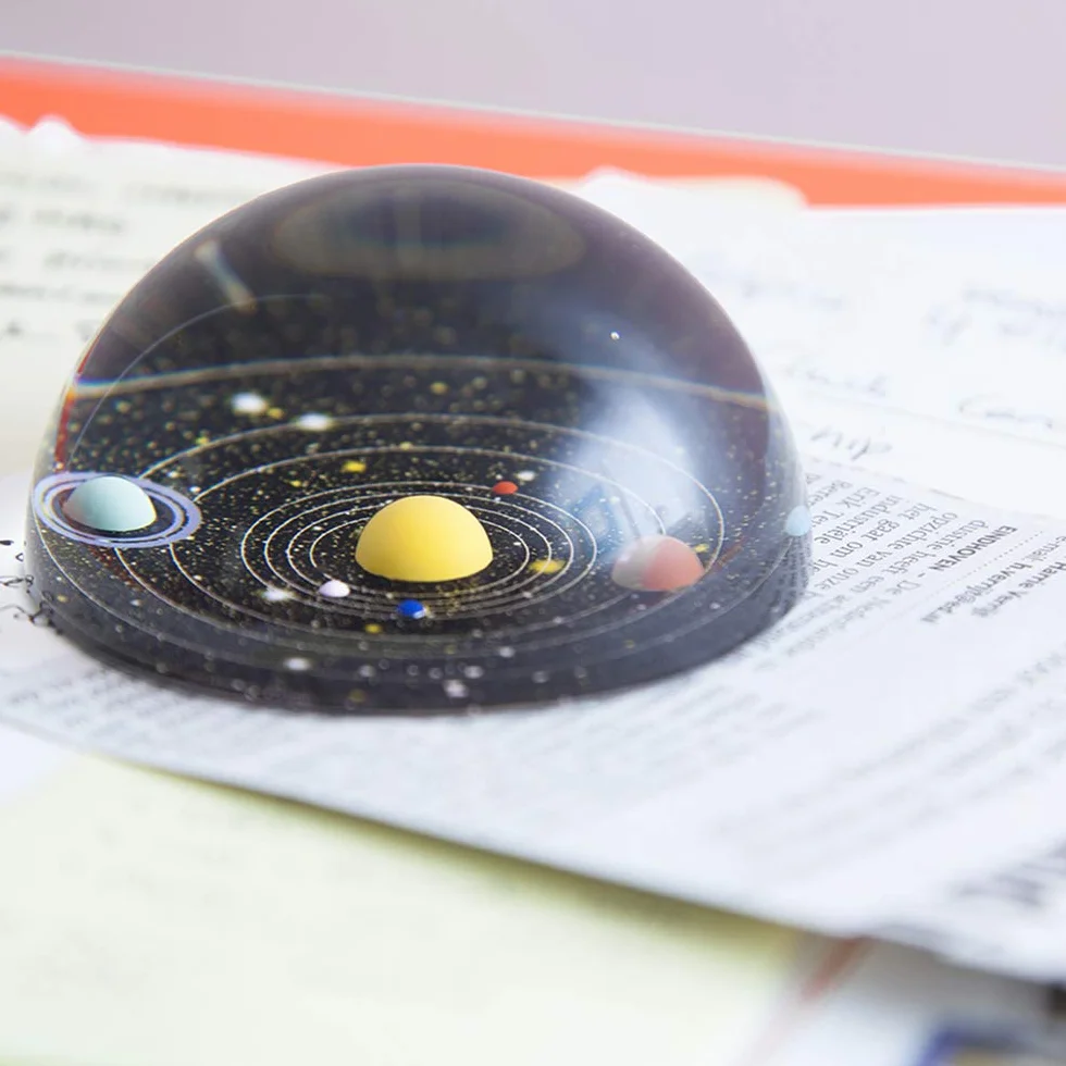 KIKKERLAND SC22 Planetarium przycisk do papieru
