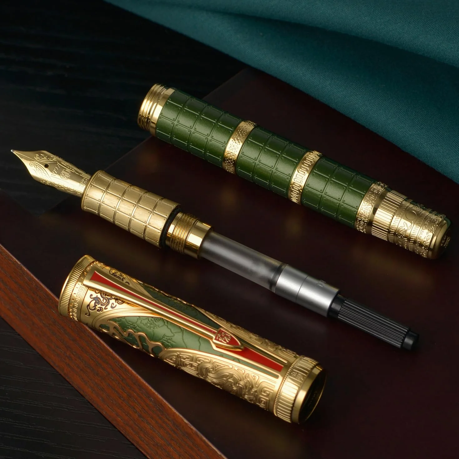 Hongdian D5X Pióro wieczne retro zielone dynastia Qin chiński totem bardzo cienka stalówka z konwerterem