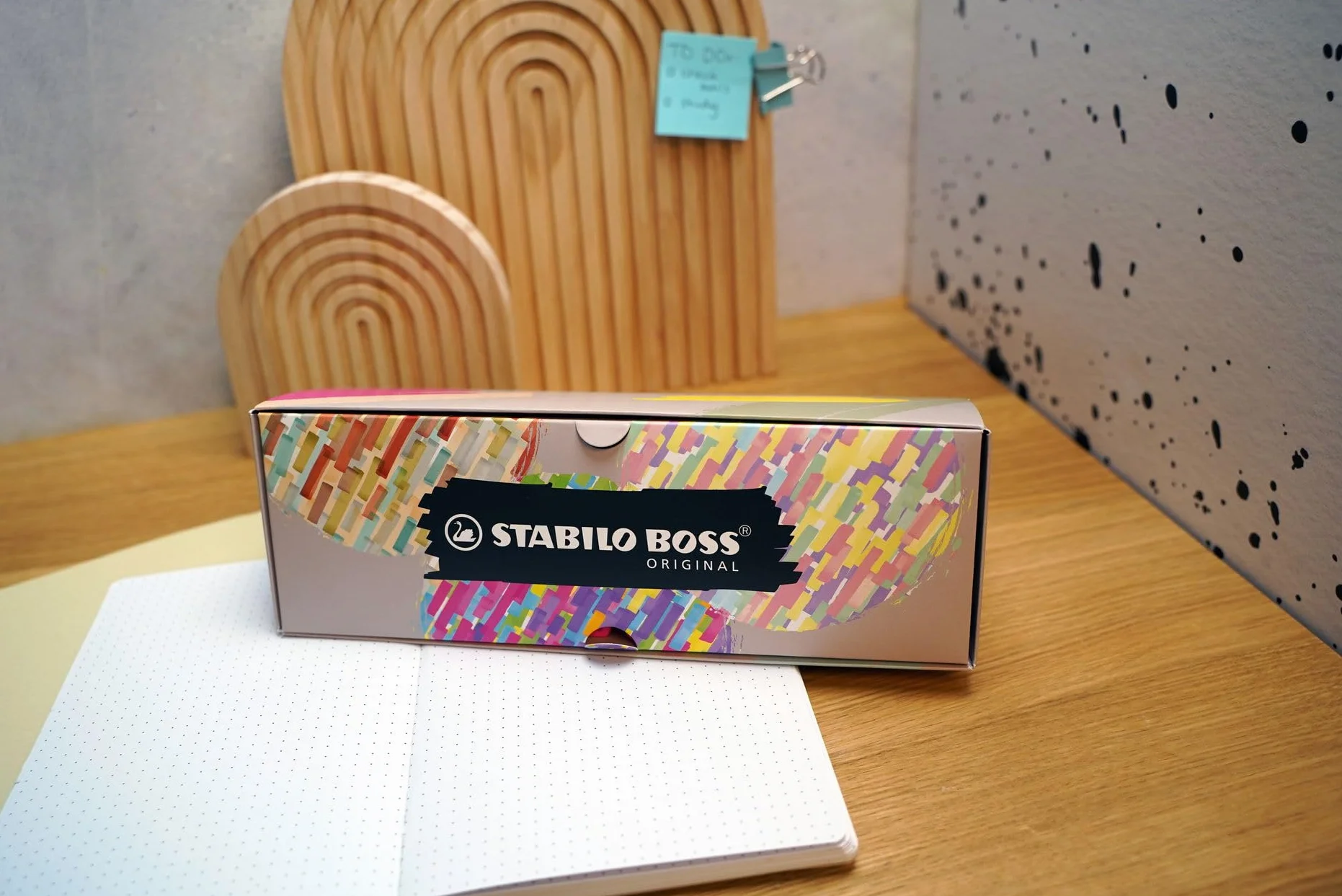STABILO BOSS ORIGINAL zakreślacz zestaw 30 sztuk, 9 neonowych, 14 pastelowych, 6 naturalnych kolorów i 1 czarny marker