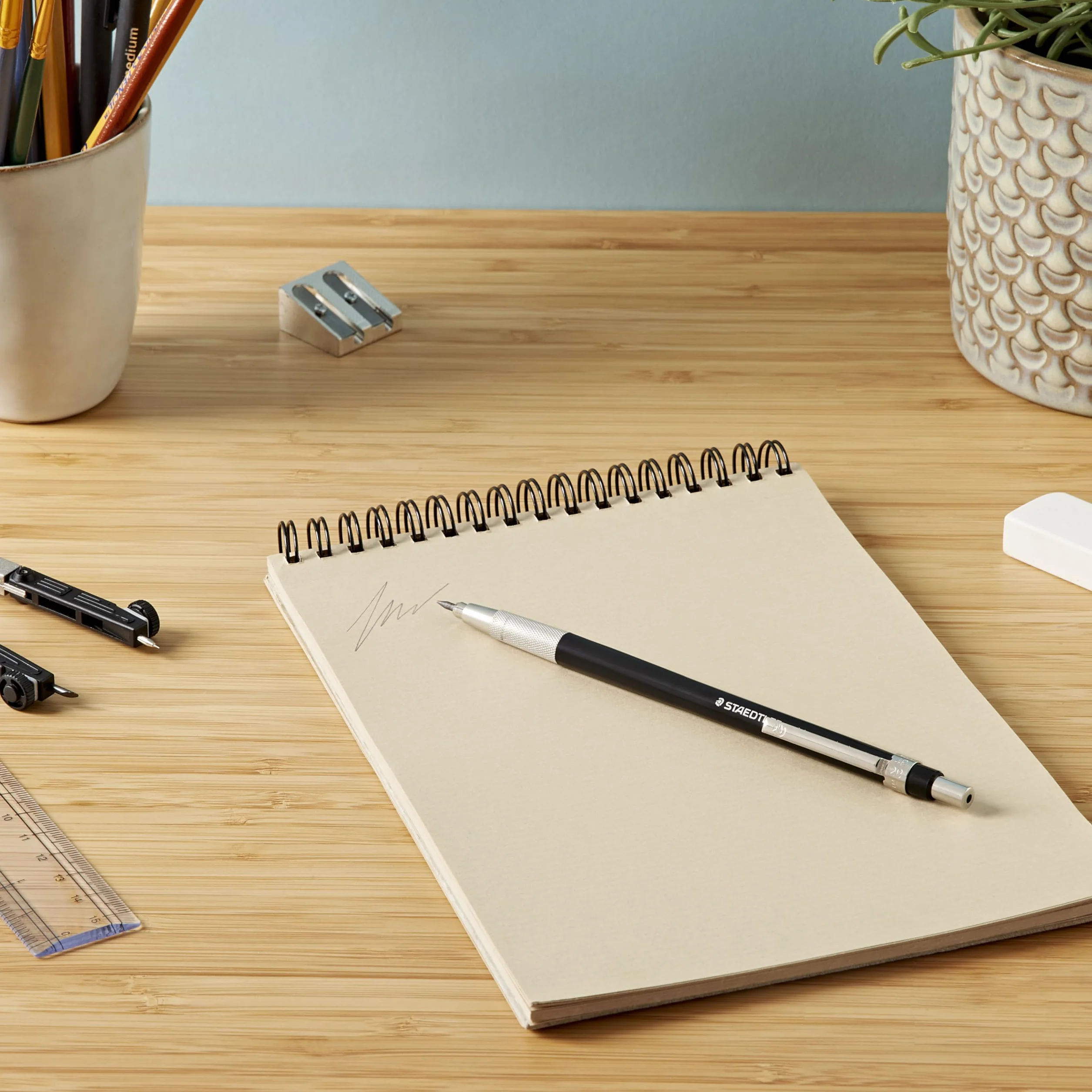 STAEDTLER 780 C BKP6 Mars Technico ołówek sprzęgła z wbudowaną temperówką - HB, szerokość linii 2 mm (opakowanie 1 + darmowa gumka do ścierania)