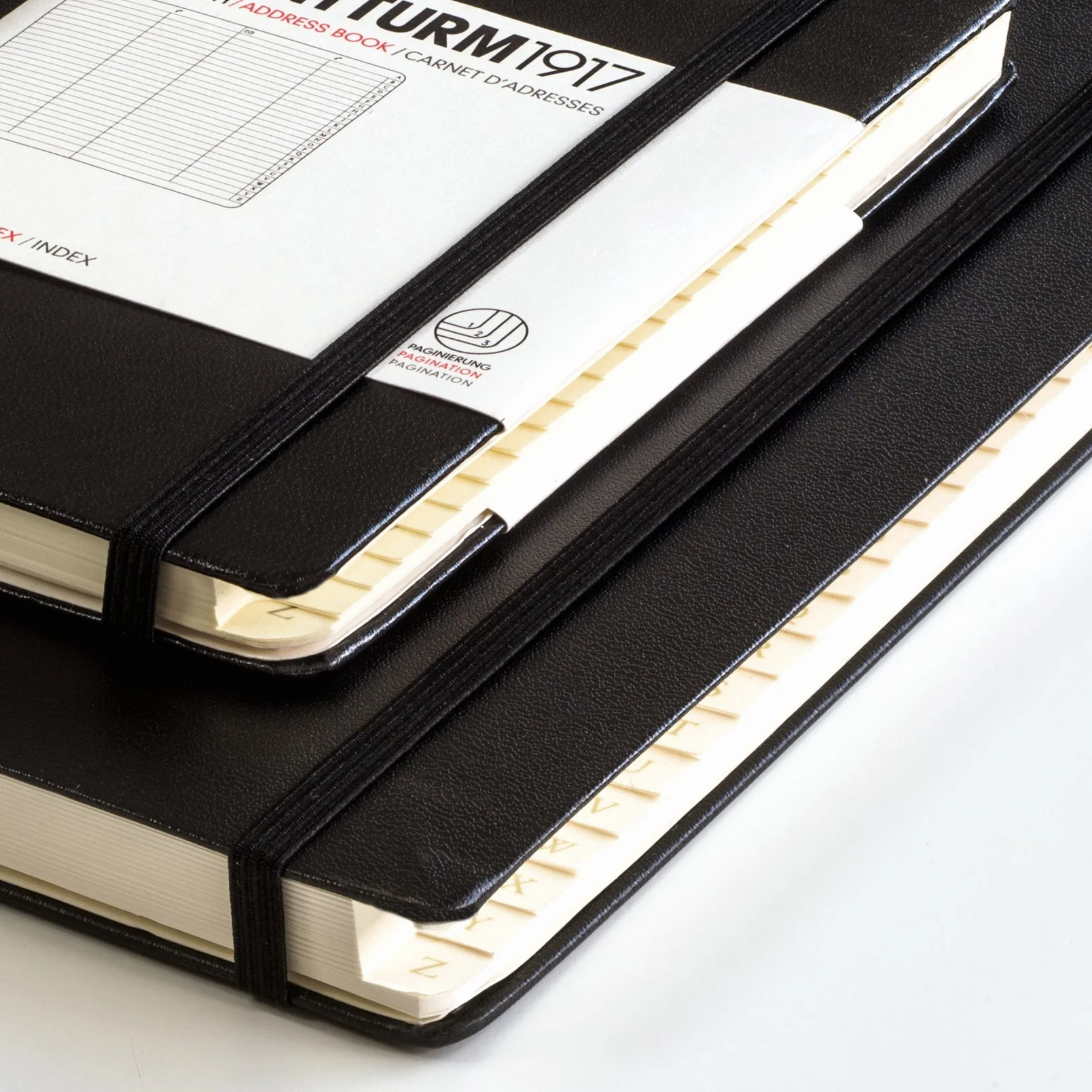 Leuchtturm1917 Adresownik Medium w linie czarny