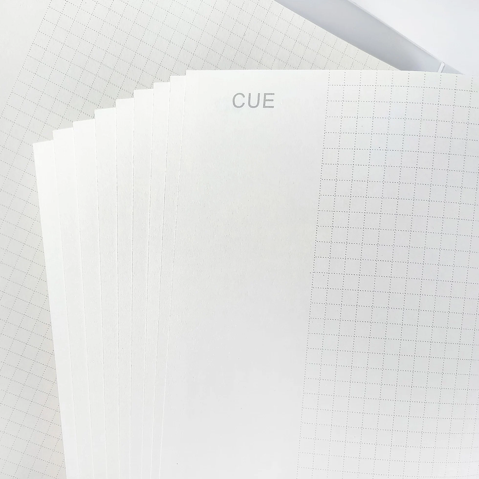 Cornell papier uzupełniający format A4, 135 arkuszy segregatora 29 x 21 cm, 100 g/m² z 4 otworami, idealny do nauki i metod nauki