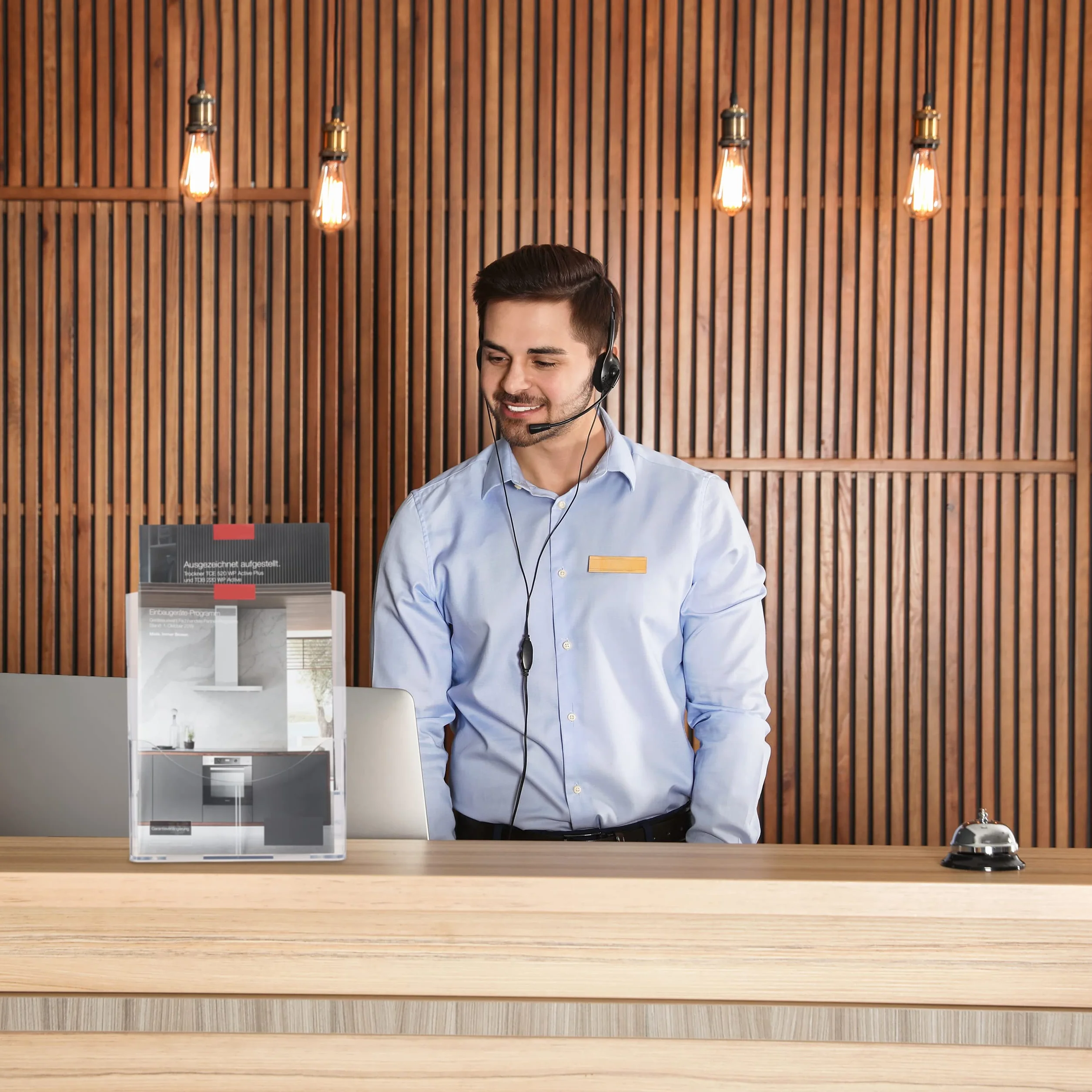 Relaxdays Stojak na prospekty A4 / DIN długi, 2 poziomy, akryl, Flyer stojak na książki i ścianę, wymiary: 27,5 x 24 x 15 cm, przezroczysty, 1 sztuka