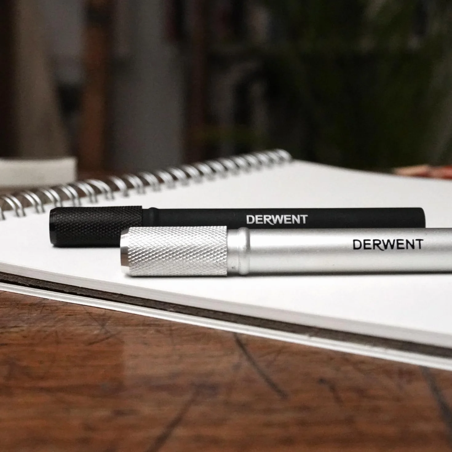 Derwent, 2 Przedłużki Derwent Pencil E×tenders, do Ołówków/Kredek o Średnicy 7 i 8 mm, Metalowa Złączka, Miękki Korpus (2300124)