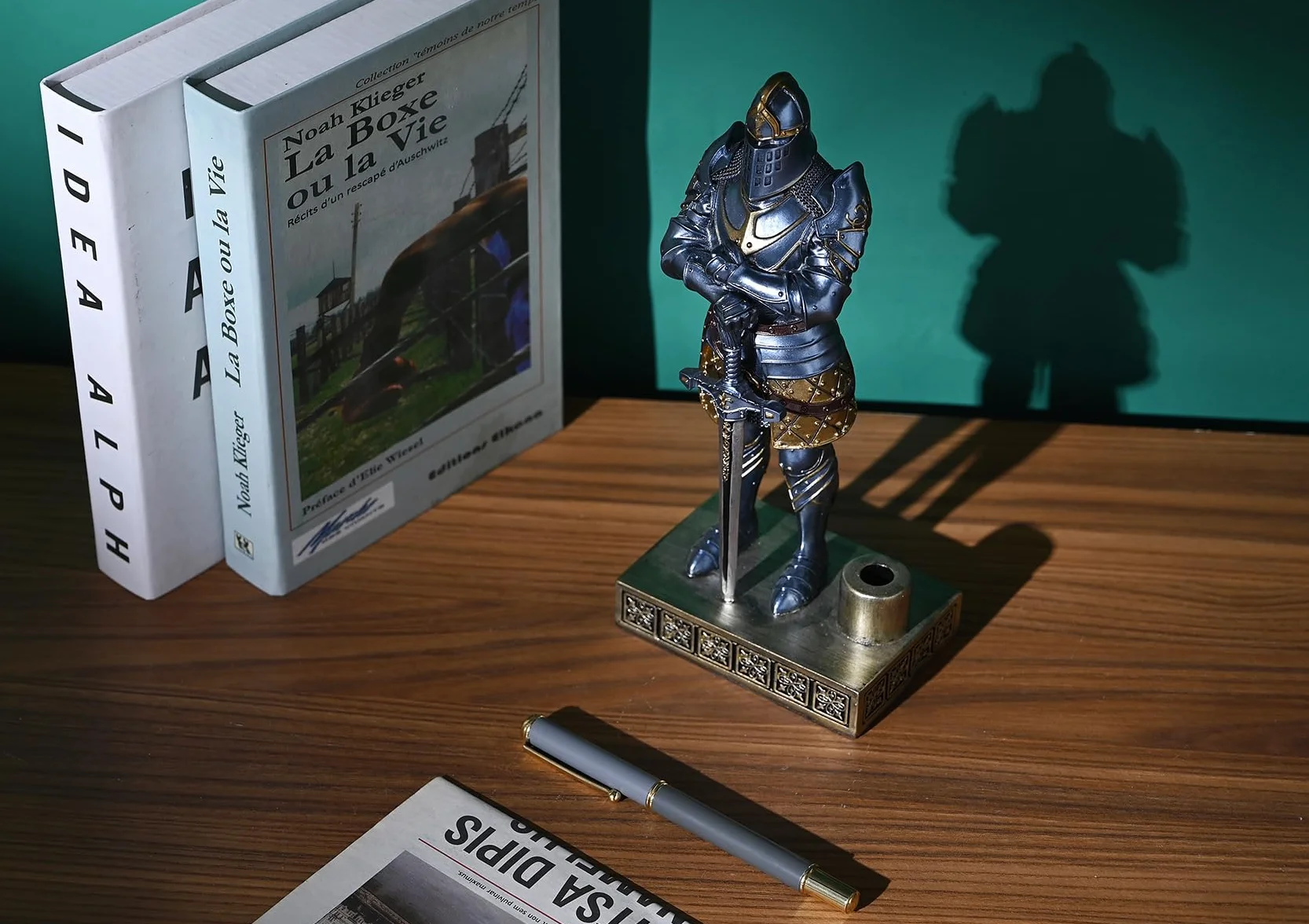 King's Guard rycerz stojak na długopisy statuetka biurowy stojak na długopisy organizer na biurko dla mężczyzn najlepsza kolekcja jako prezent 24 cm (niebieski)