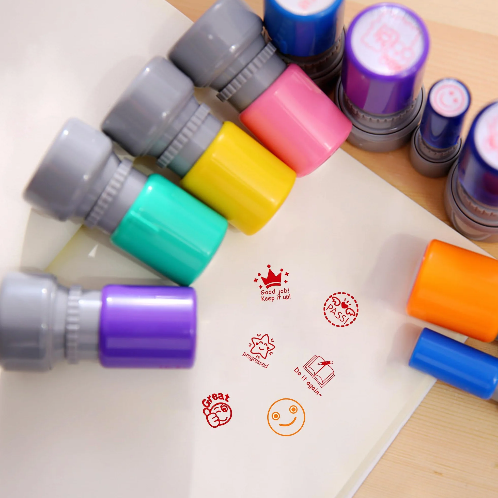 12PCS Znaczki Nauczyciela, Bogata Odmiana, Znaczek Nagrody Nauczyciela, Znaczki Fotoczułe, Różne Znaczki Dla Nauczycieli Self Inkling, Spersonalizowane Postacie Kreskówek Teacher Gift Student