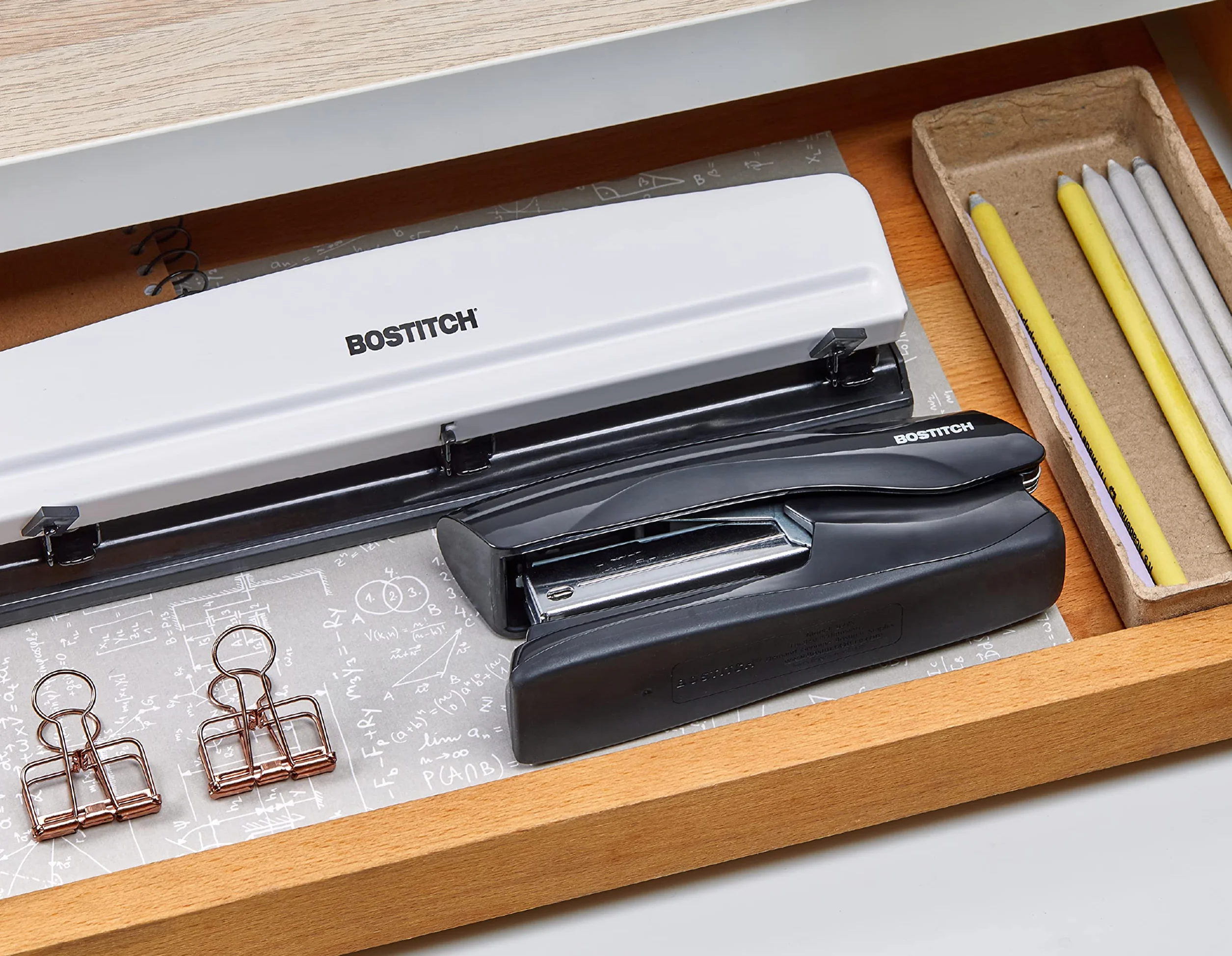 Bostitch Office Zszywacz do dużych obciążeń, pojemność 40 arkuszy, bez zacinania, pełny pasek, do klasy, biura lub biurka, czarny