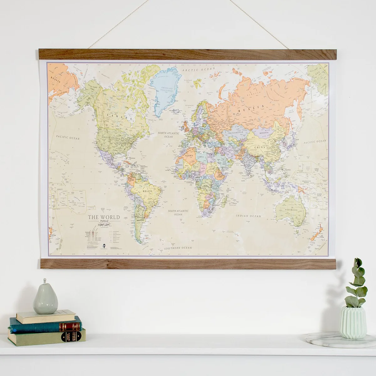 Klasyczna polityczna mapa świata - laminowana/zamknięta 84 cm (szer.) x 59 cm (wys.)