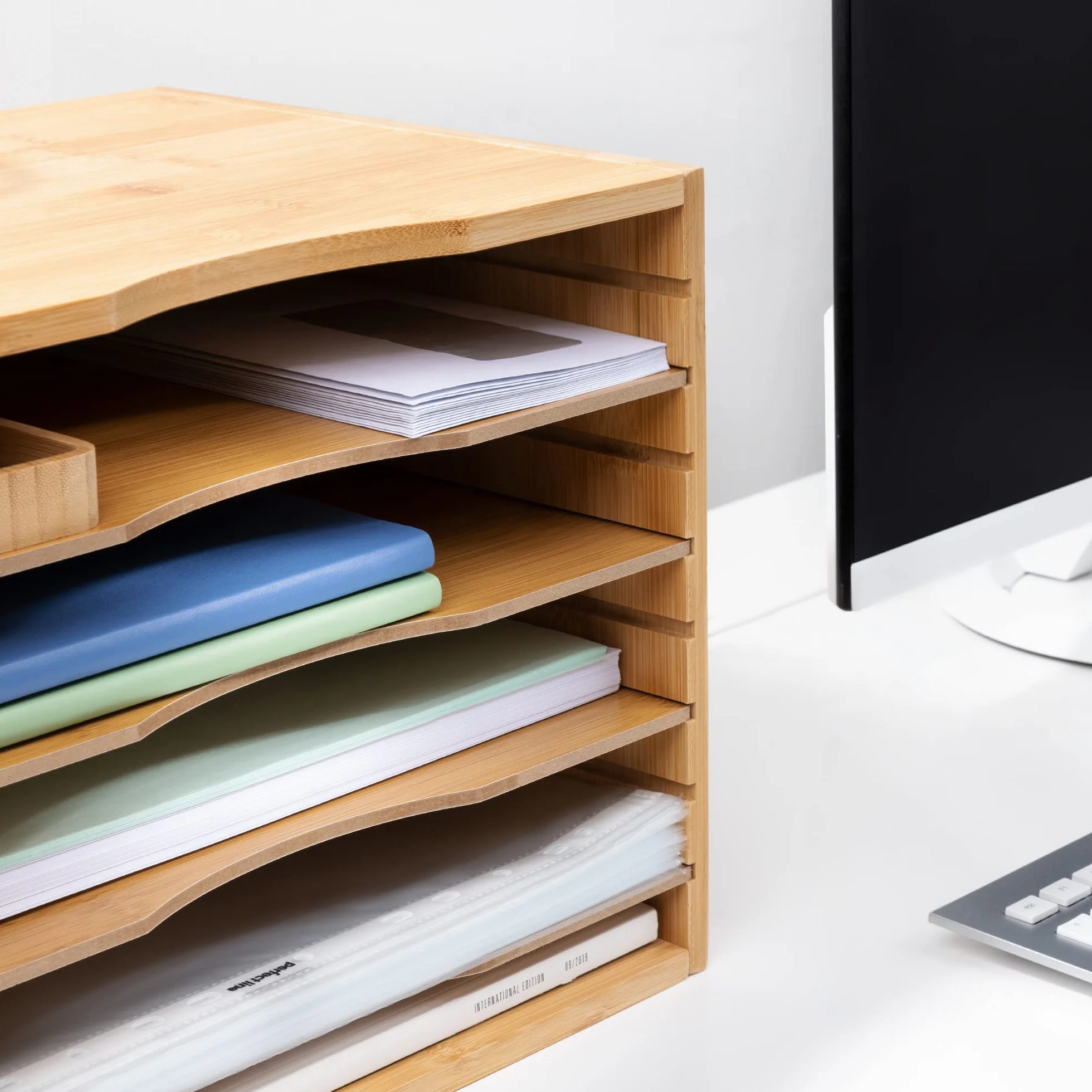 Navaris Bambusowa półka na dokumenty – 33 x 26 x 24,5 cm organizer na biurko – drewniana półka 5 półek – system organizacji m. in. biura.