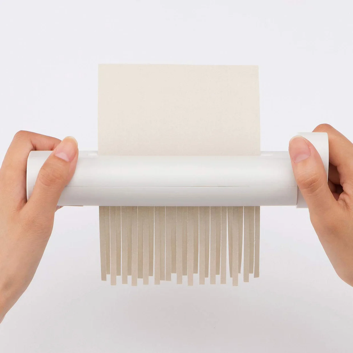 Muji Poręczna niszczarka, złamana biel, mała
