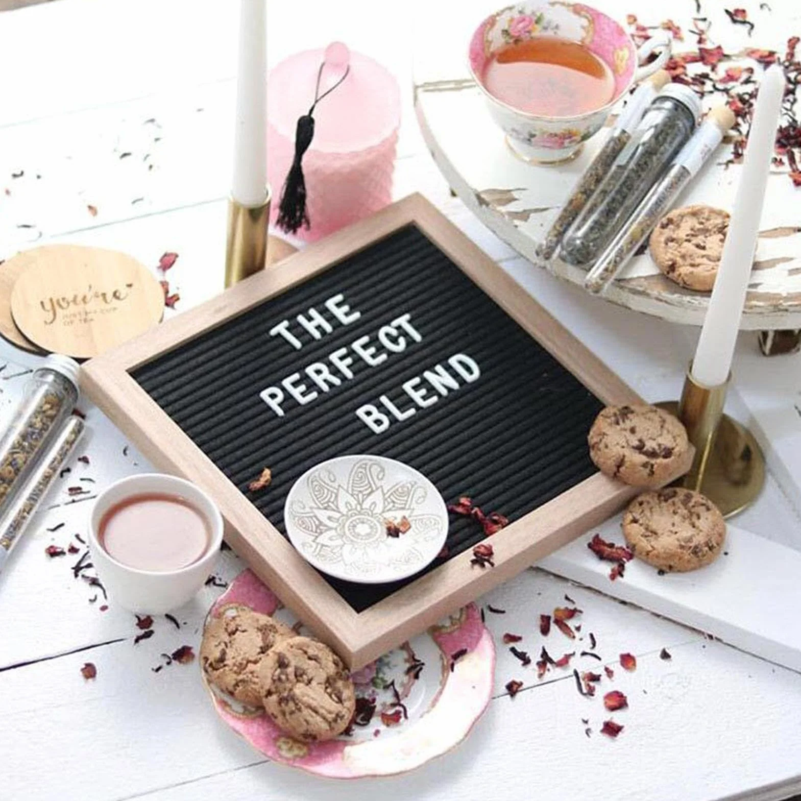 Board With Letters Changeable,Letter Sign Board | Rustic Felt Letterboard, 9.84x9.84inch Billboard with Wooden Frame For Classroom Hospital Restaurant Cafe Wedding Birthday Celebration