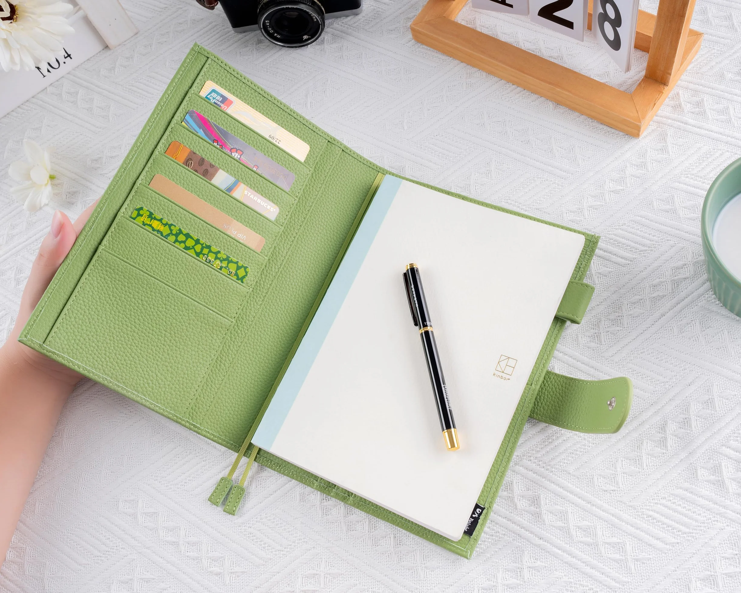 Skórzany pokrowiec do planera A5 Hobonichi Stalogy Midori Leuchtturm1917 z pętelką na długopis (zielony)