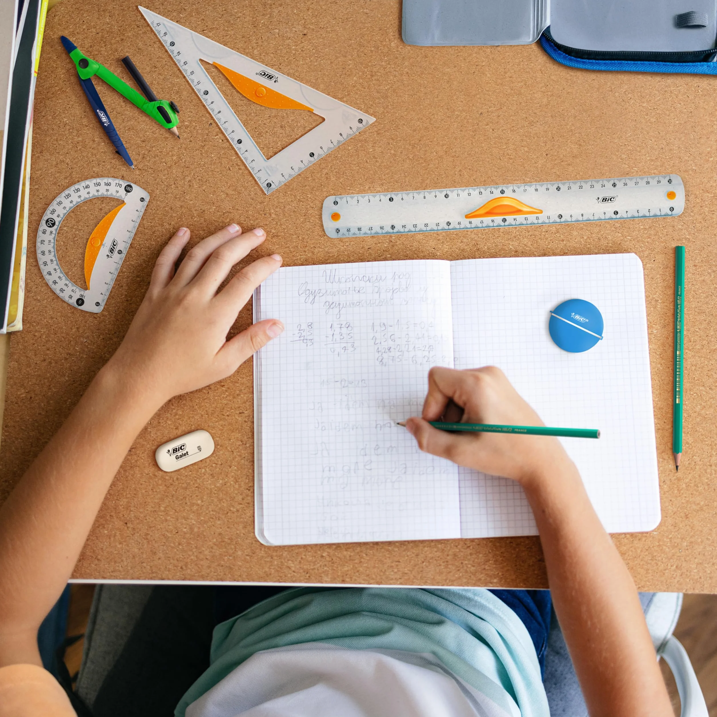 BIC zestaw przyborów szkolnych dla dzieci z 1 kompasem do nauki, 3 instrumenty geometryczne, 10 ołówków grafitowych, 1 temperówka i 6 gumkami - opakowanie 21 sztuk