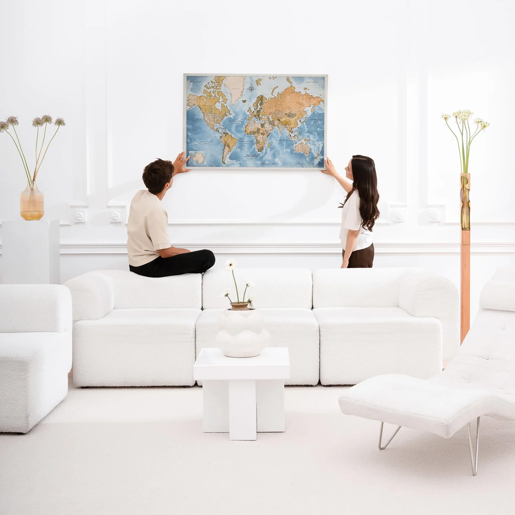 Obraz na płótnie Mapa świata z tablicą korkową - Etykiety w języku angielskim - Dekoracja ścienna do wszystkich pomieszczeń (120 x 80 cm, wzór 15)