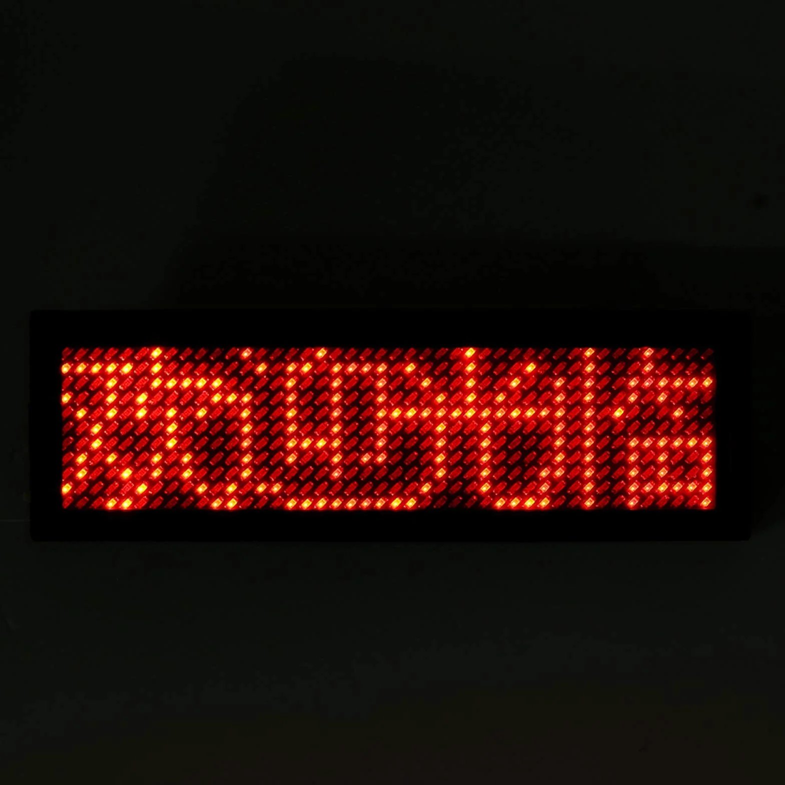 Tablica LED z Imieniem Obsługująca Angielskie, Europejskie Znaki i Symbole