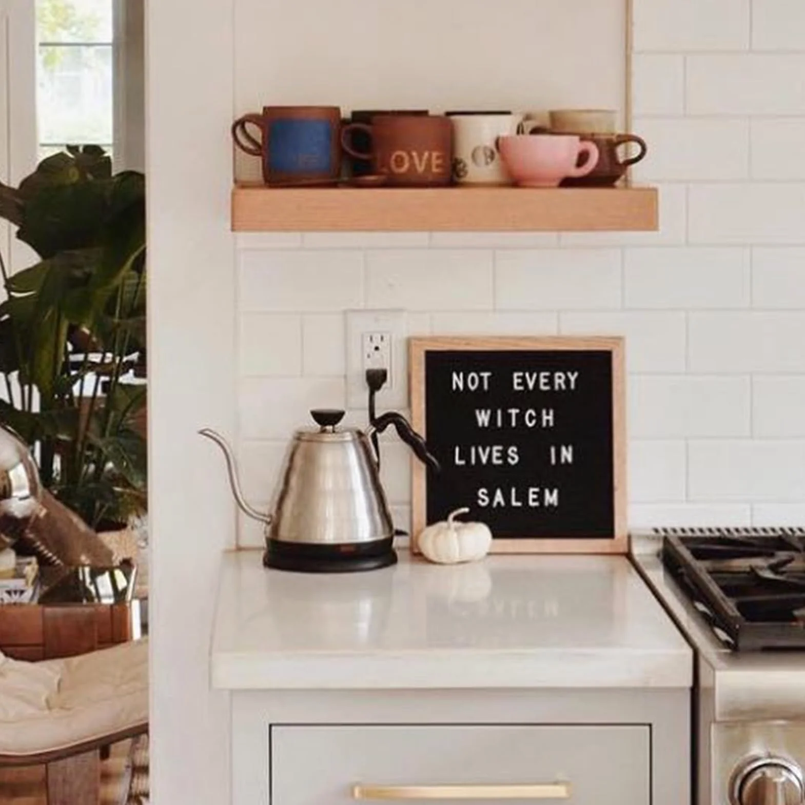 Board With Letters Changeable,Letter Sign Board | Rustic Felt Letterboard, 9.84x9.84inch Billboard with Wooden Frame For Classroom Hospital Restaurant Cafe Wedding Birthday Celebration