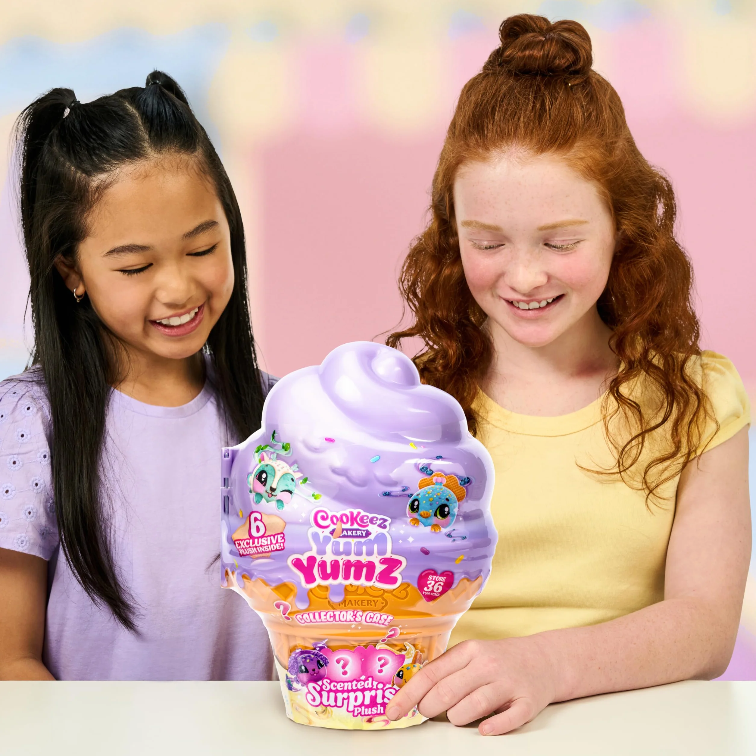 Cookeez Makery Etui Yum Yumz, gigantyczne na 36 lodów, 6 ekskluzywnych pluszowych, zabawny arkusz naklejek