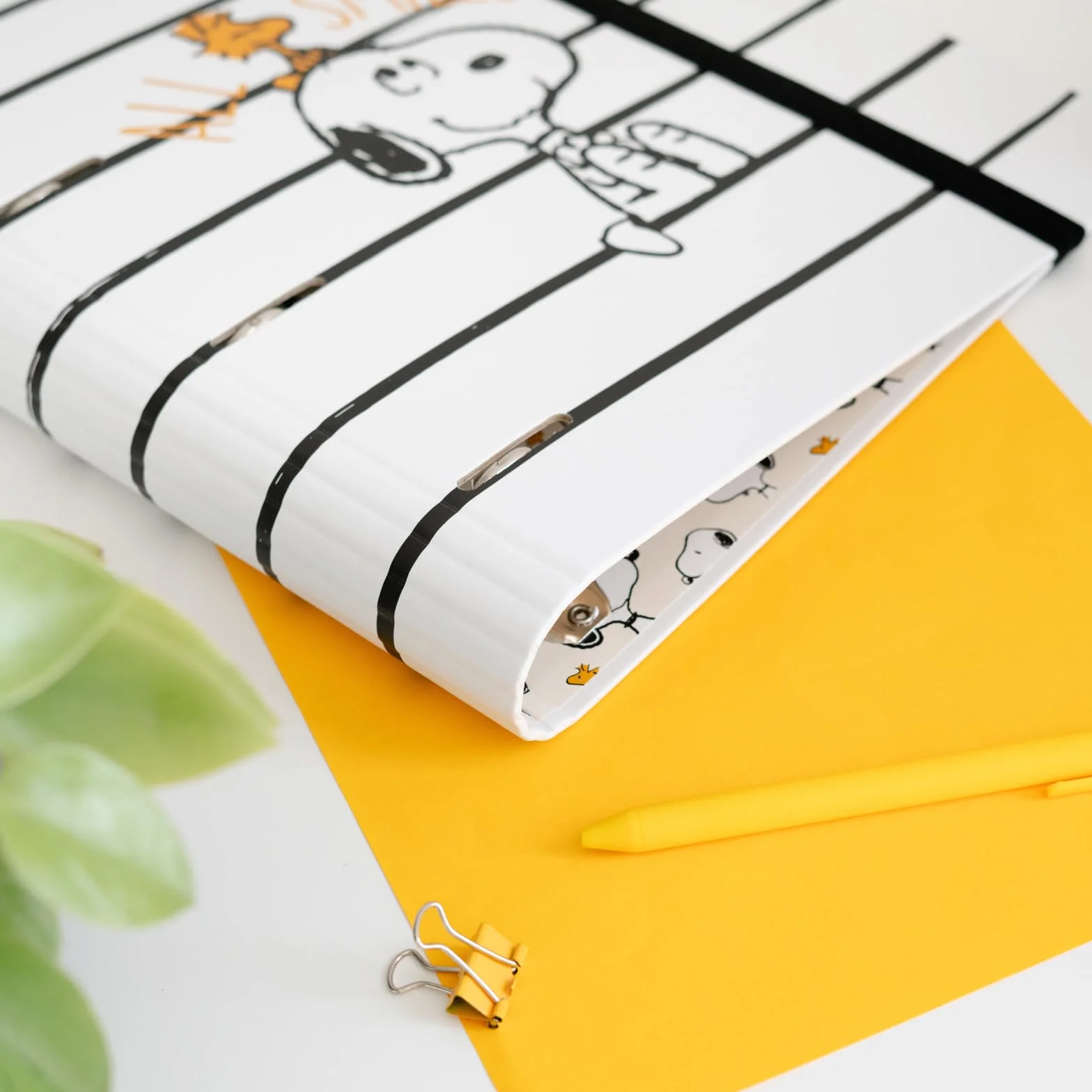 Grupo Erik Segregator A4 – Snoopy | 4-pierścieniowy segregator 10,6 x 12,6 cala - 27 x 32 cm | segregator A4, segregator na dokumenty, prezenty Snoopy, artykuły pa