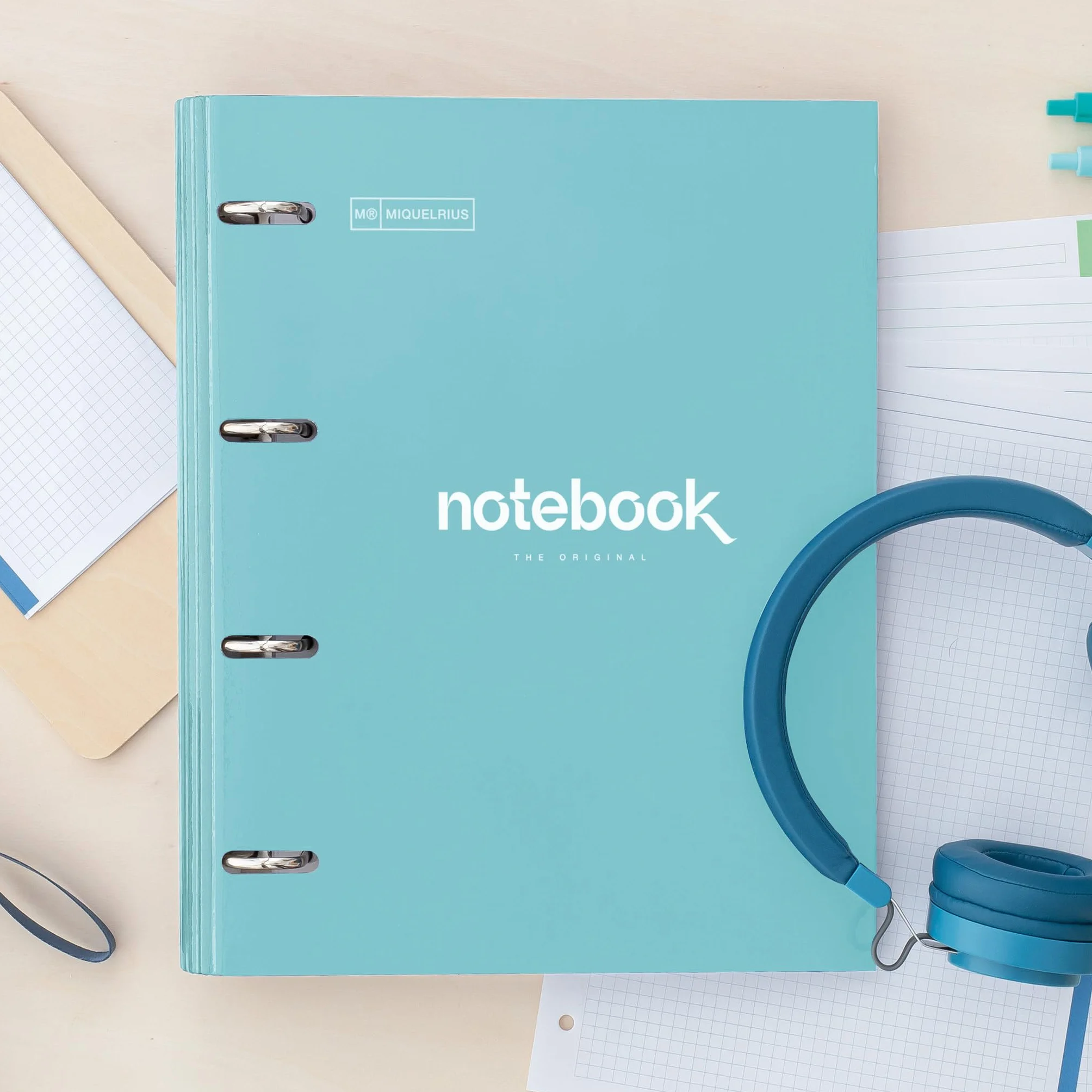 Miquelrius - notebook Carpebloc, folder z 4 segregatorami pierścieniowymi z podkładką 100 arkuszy do kwadratu, zamknięcie z gumy karpesanowej, błękitny