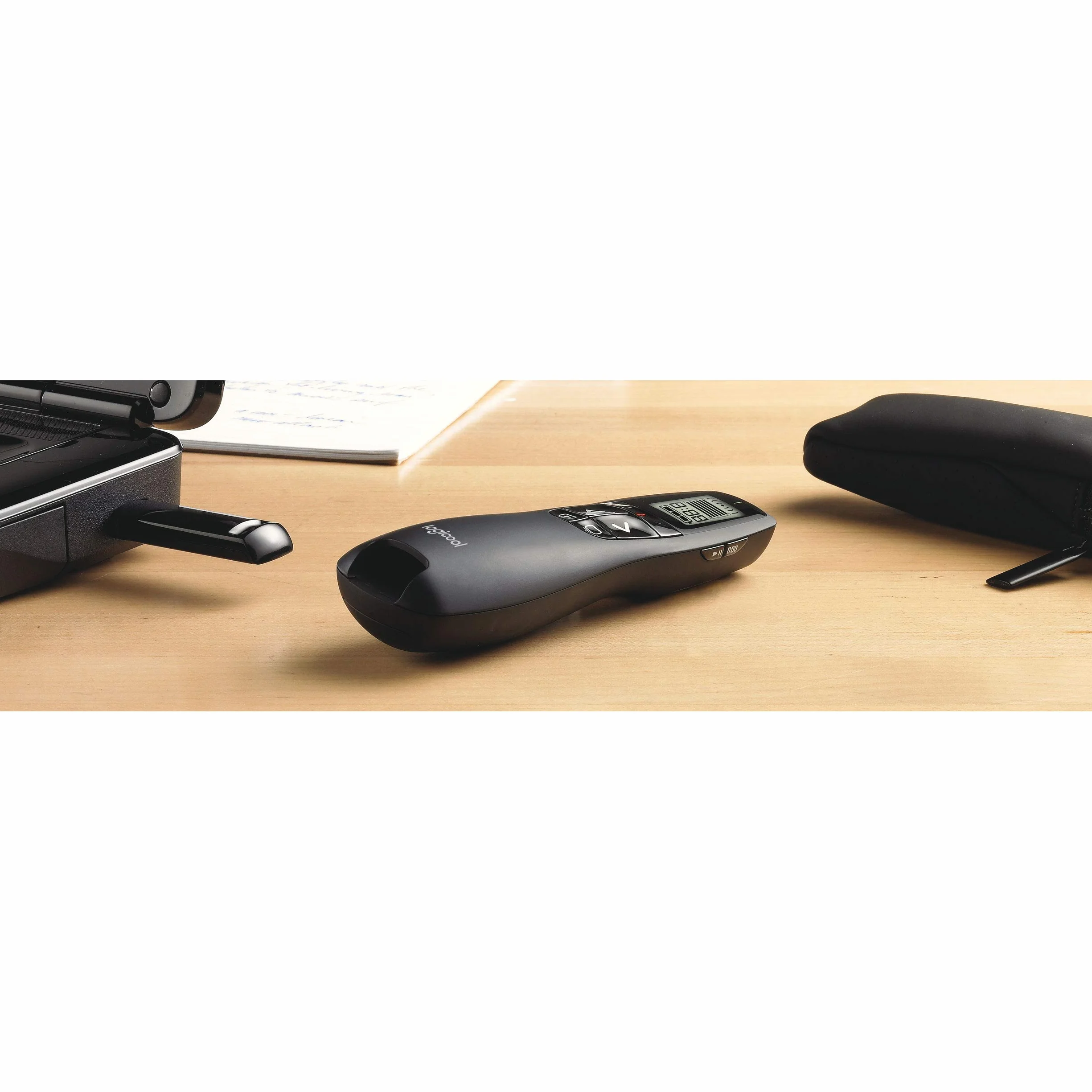 Logitech R700 Presenter, bezprzewodowy, 2,4 GHz, USB, zasięg 30 m, laserowy wskaźnik, LCD, timer, 6 przycisków, PC, czarny